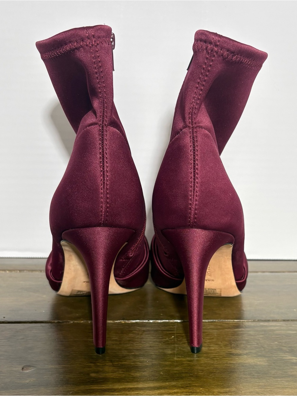 NEW Antonio Melani Kamerin Burgundy Satin Ankle Boots Size 10 - Picture 4 of 10